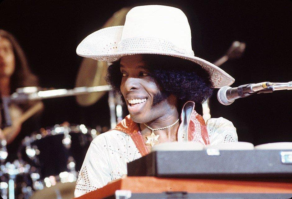 Sly Stone performing 1973 in color
